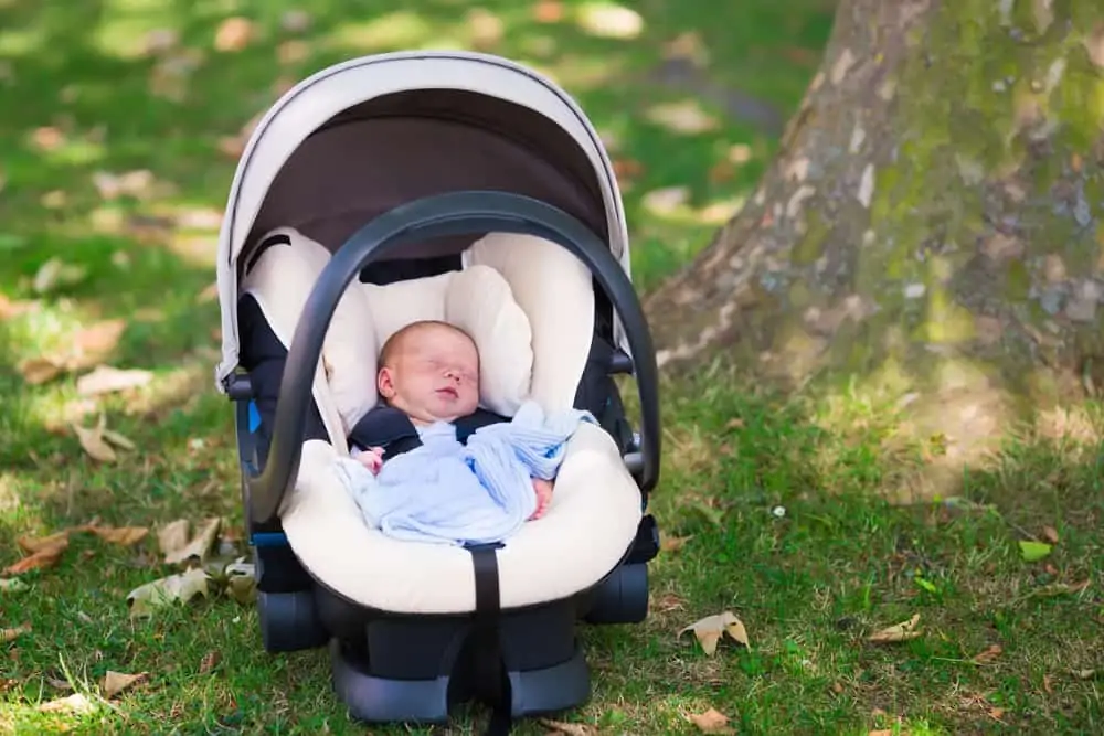 newborn-baby-sleeping-in-car-seat