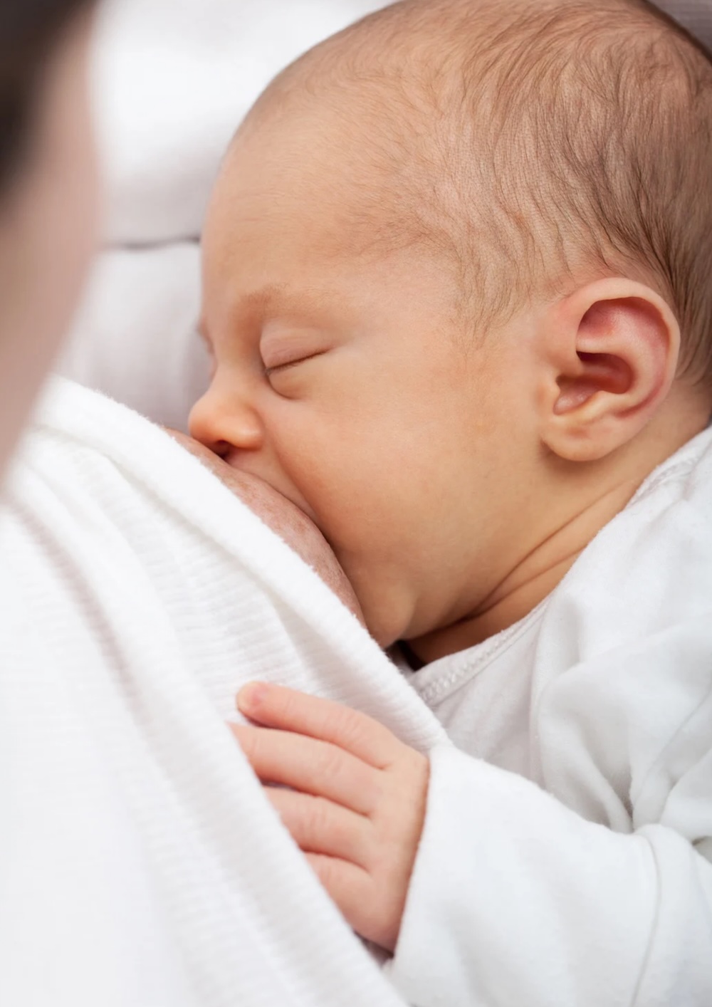 infant breastfeeding with good latch, iips flanged