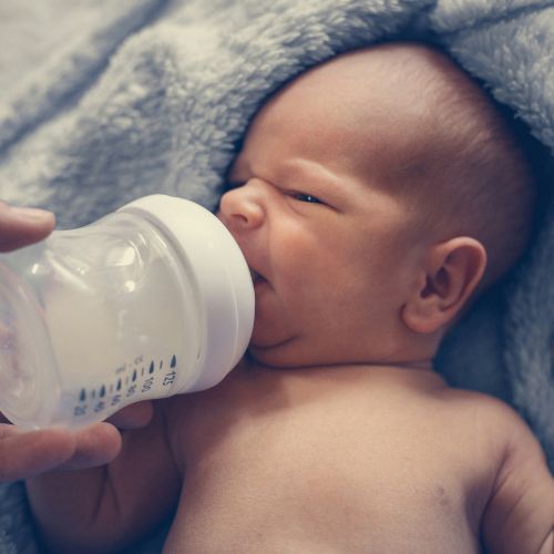 newborn bottle feeding instead of having colostrum