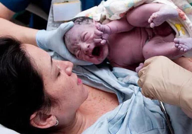 hospital birth with newborn given to mom